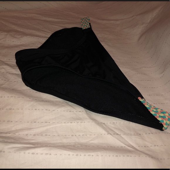 🆕 Black Ruched Bikini Bottom 👙 - Picture 5 of 7